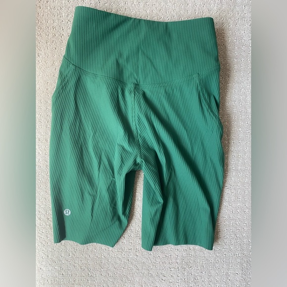 Lululemon size 4 green 8” ribbed biker shorts. Like new. - Picture 3 of 3